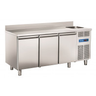 Tavolo Refrigerato GN1/1 in acciaio inox con lavello con alzatina Modello RC3200LV Refrigerazione ventilata 3 Porte in acciaio inox
